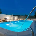 4 Bedroom Stunning In