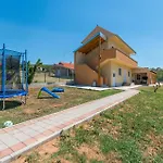 度假居 4 Bedroom Stunning In Polaca