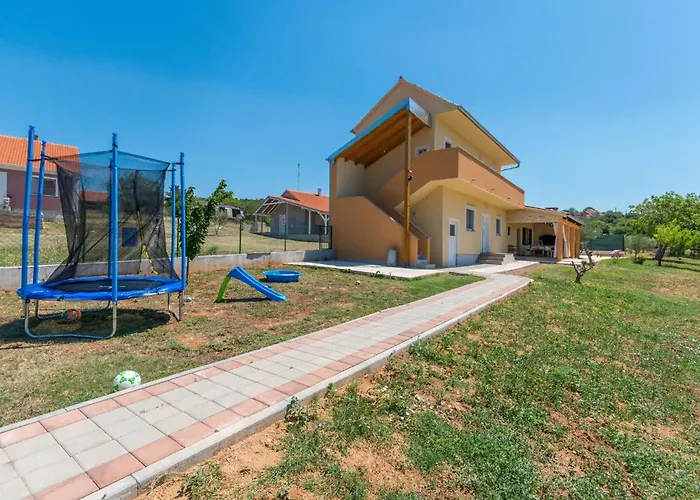 Casa de Férias 4 Bedroom Stunning In Polaca