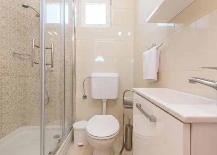 4 Bedroom Stunning In Polaca