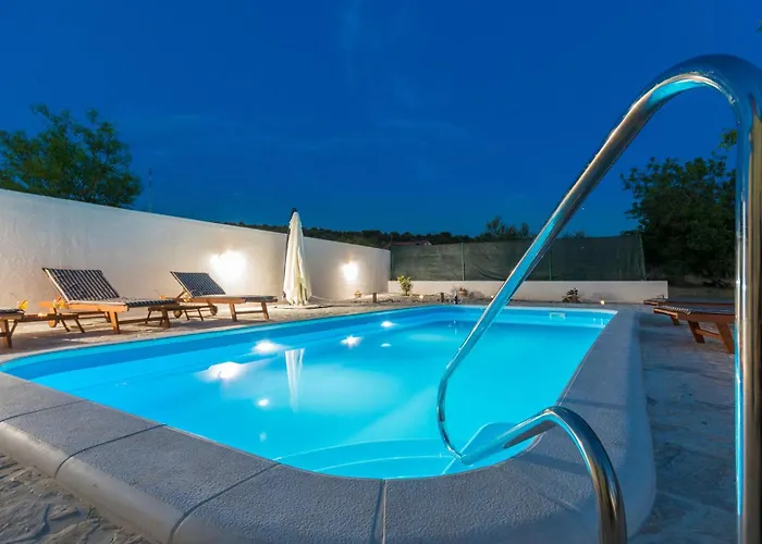 4 Bedroom Stunning In