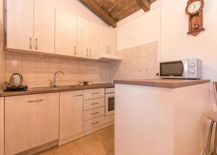 Σπίτι διακοπών 4 Bedroom Stunning In *