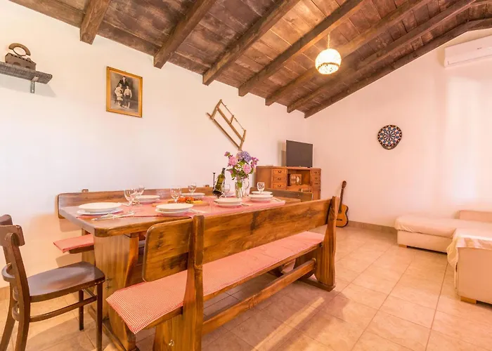 4 Bedroom Stunning In Polača