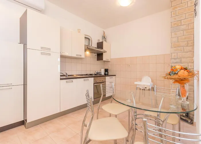 Σπίτι διακοπών 4 Bedroom Stunning In