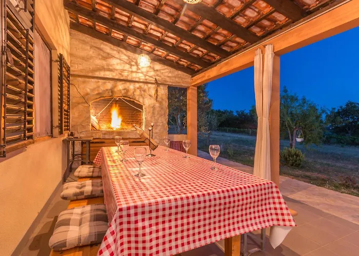 Σπίτι διακοπών 4 Bedroom Stunning In